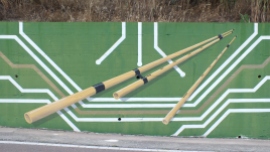 Die Launeddas ist ein traditionelles Musikinstrument aus Sardinien. Wandgemälde in Loceri.